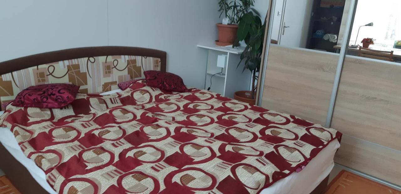 Apartman Yvet Sucany Exterior photo